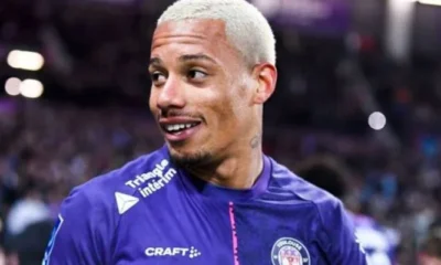 Fechado com o Bahia, atacante Rafael Ratão desembarca em Salvador