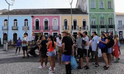 Turismo avança no 3º trimestre de 2022 e recupera empregos perdidos na pandemia