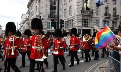 Premiê britânico pede desculpas a veteranos militares LGBT